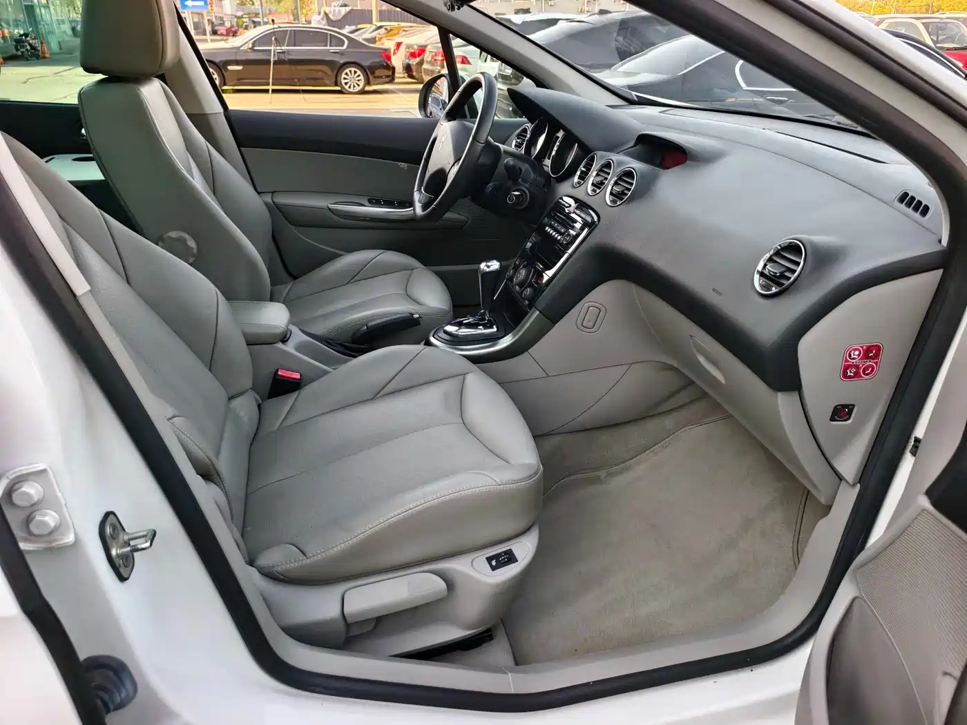 Peugeot 308 (Import) 2012 1.6T SW Luxury фото 18