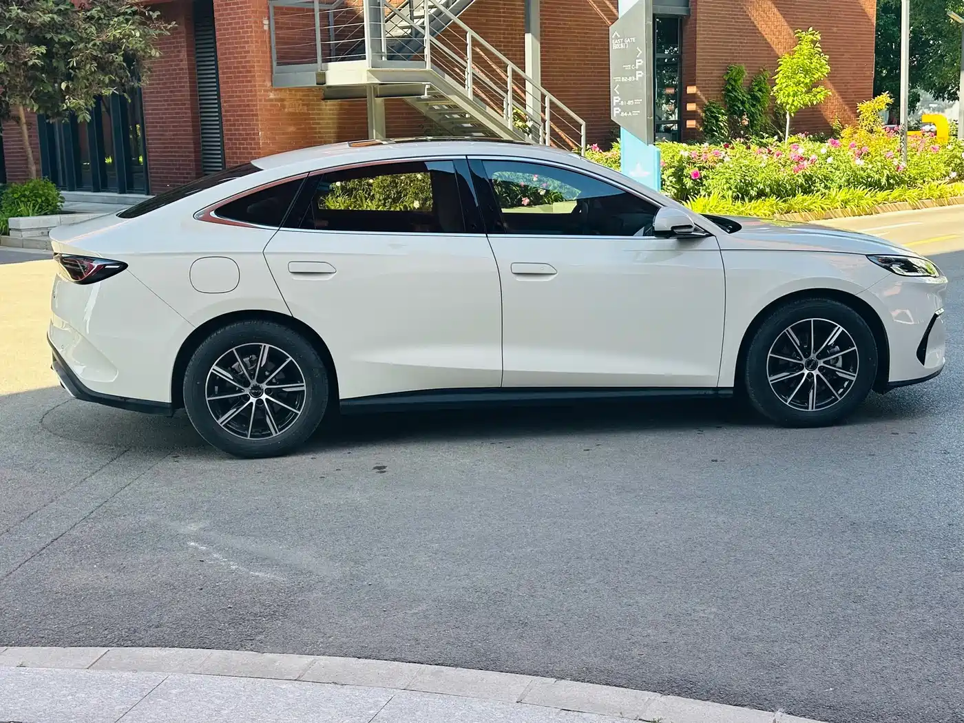 BYD Seal 06 New Energy 2024 DM-i 120KM Honor фото 4