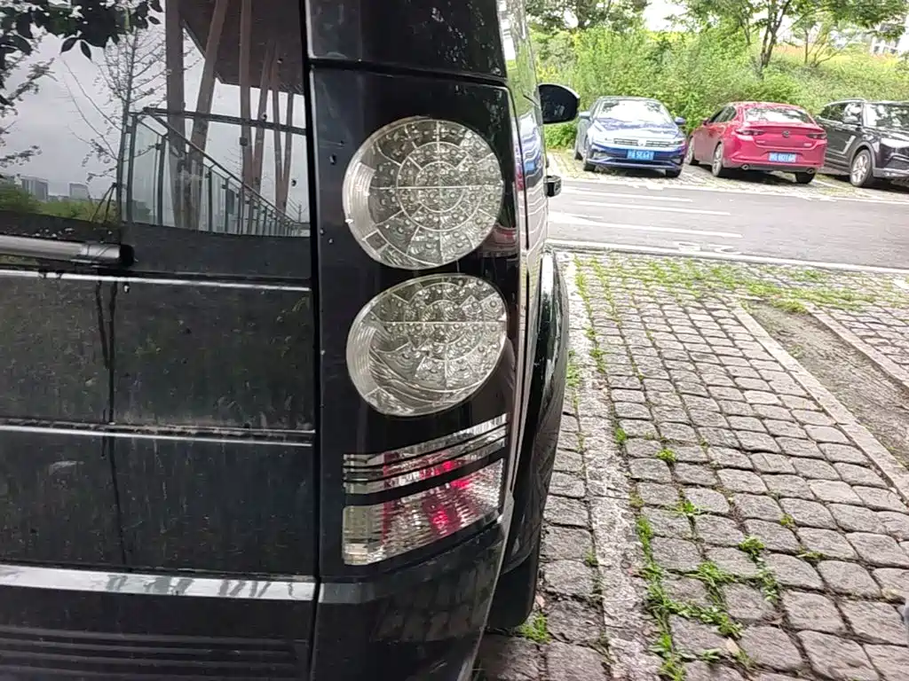Фото 8 - Land Rover Discovery