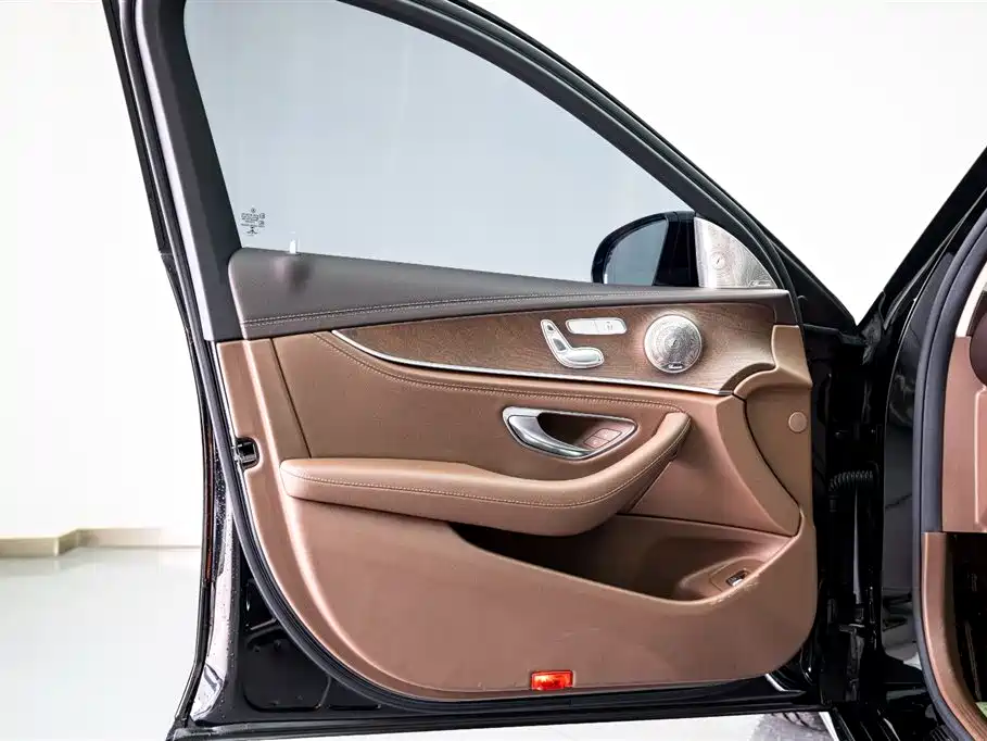 Mercedes-Benz E-Class 2022 E 260 L фото 11