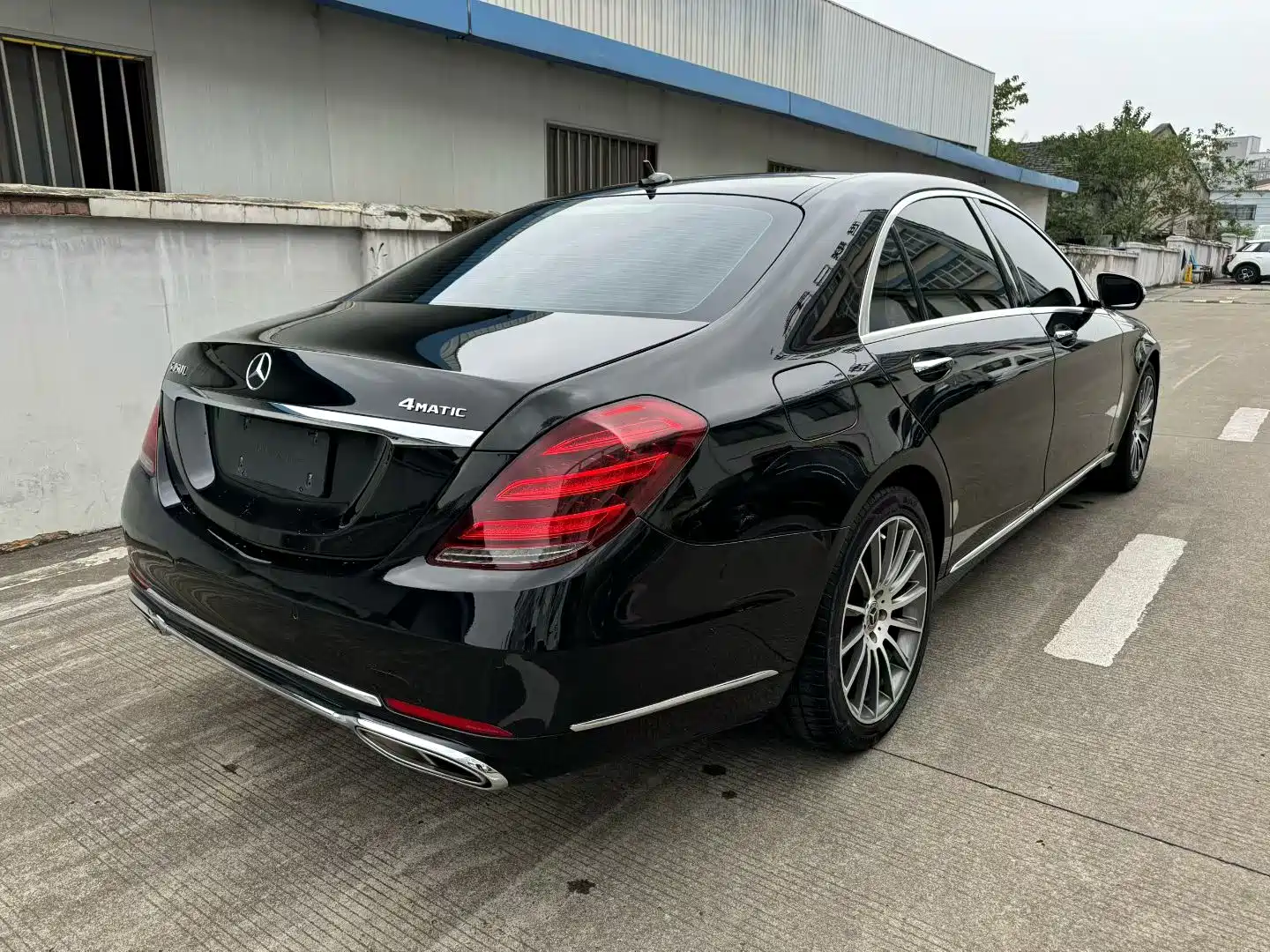 Photo 8 - Mercedes-Benz S-Class
