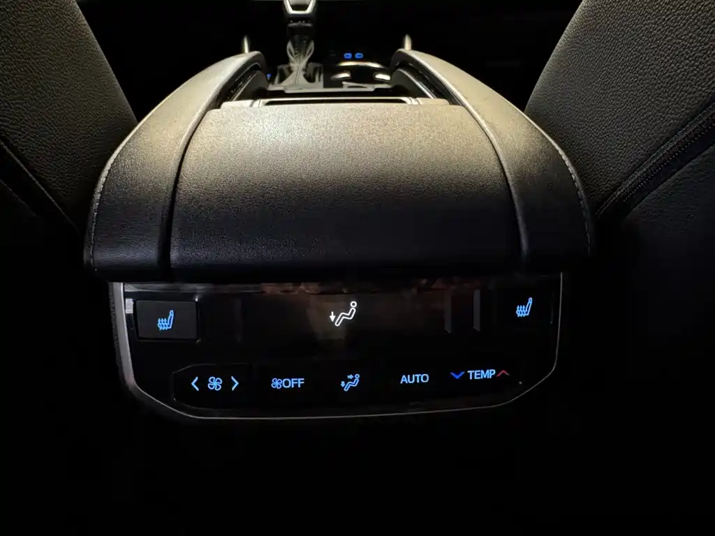 Toyota Crown Kluger 2022 2.5L HEV 4WD Flagship Edition фото 15