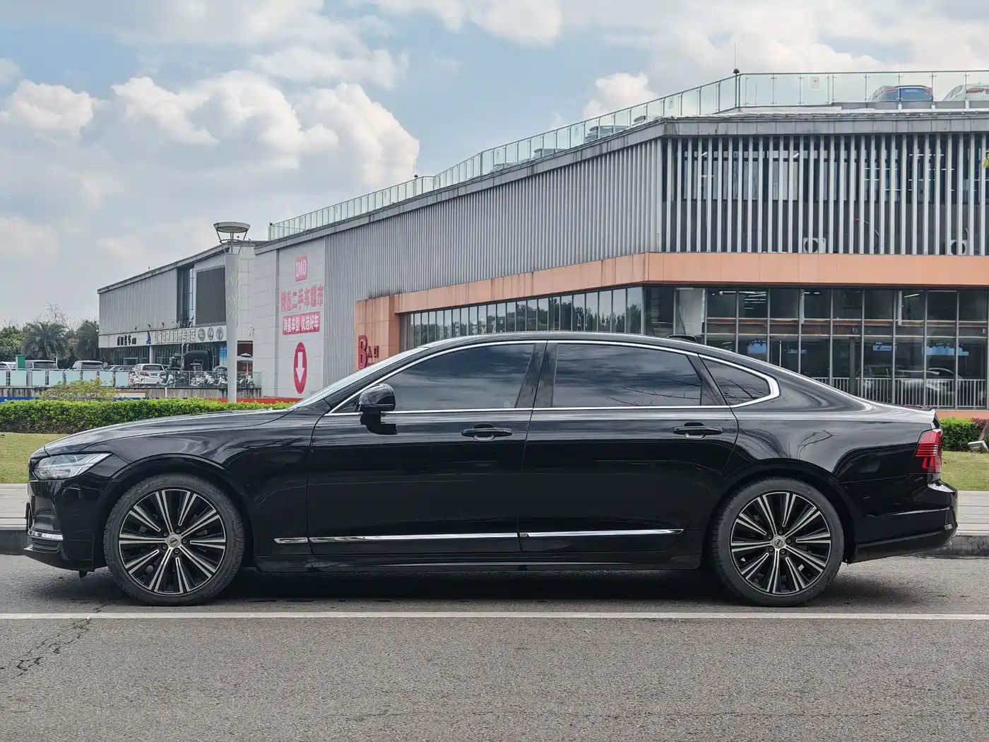 VOLVO S90