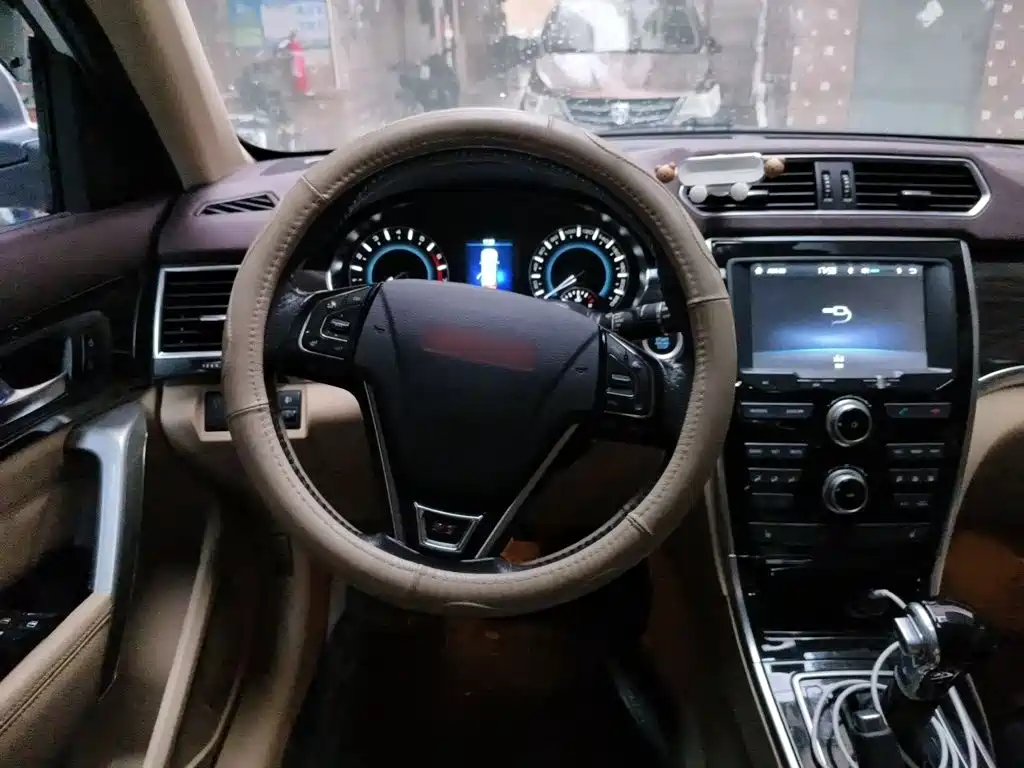 Haval H2 2015 2015 1.5T Automatic 2WD Elite Edition