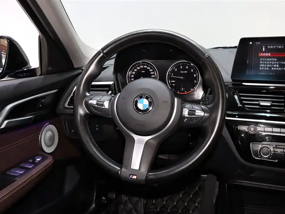BMW 1 Series 2023 125i M Sport Shadow Edition фото 13