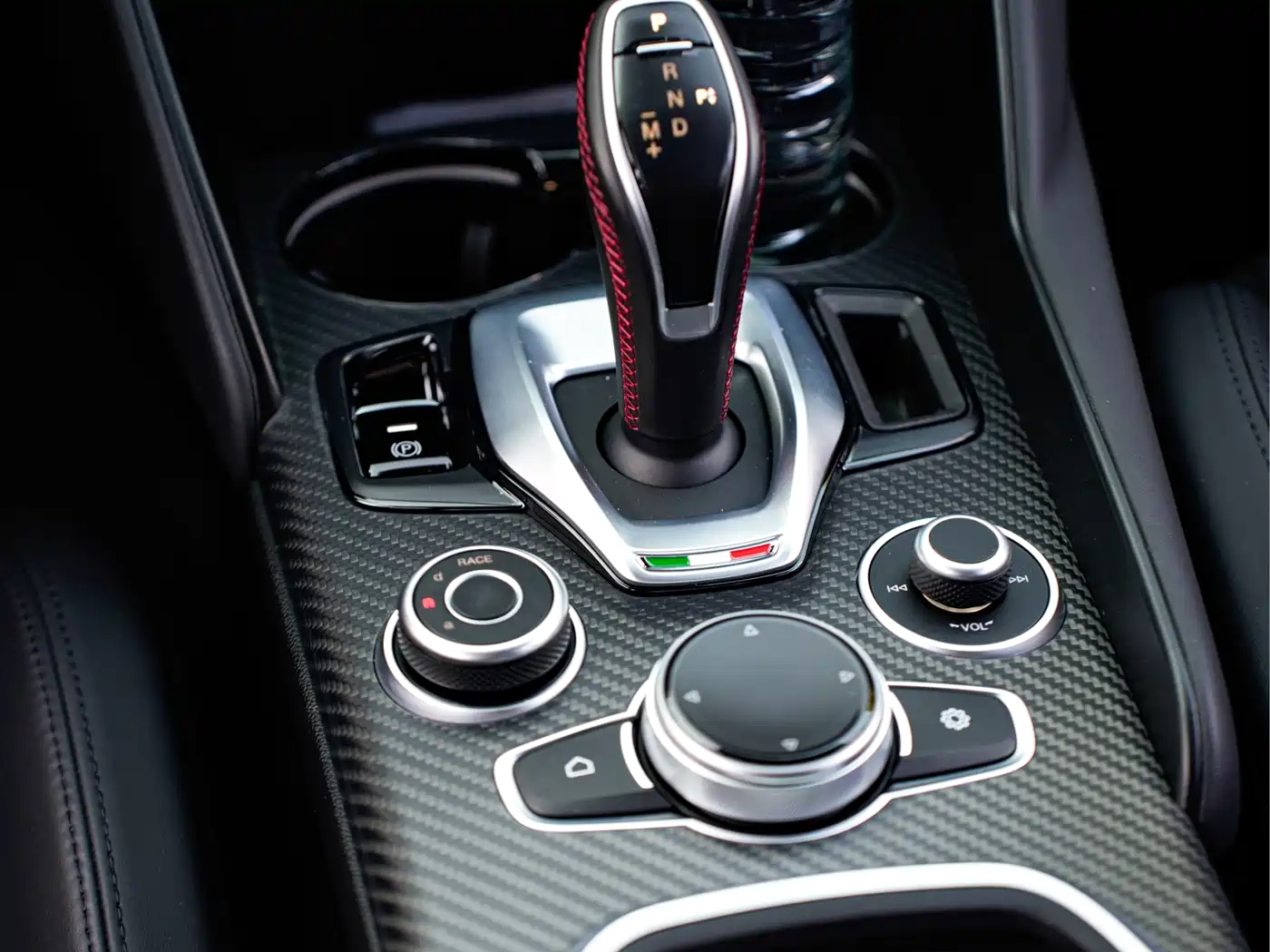 Alfa Romeo Giulia 2021 GTA фото 20