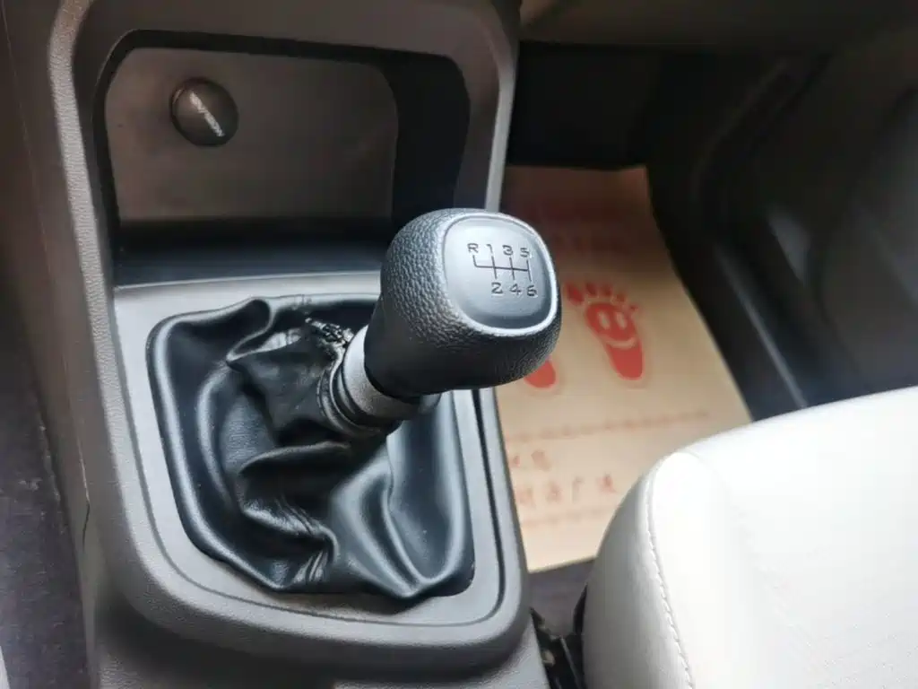 Wuling Motors Wuling Hongguang V 2025 2022 1.5L Power Take Edition Electric Power Steering LAR