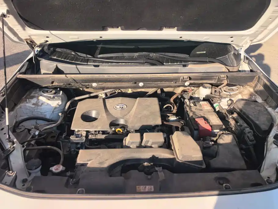 Toyota RAV4 2025 2024 2.0L CVT FWD Urban Edition