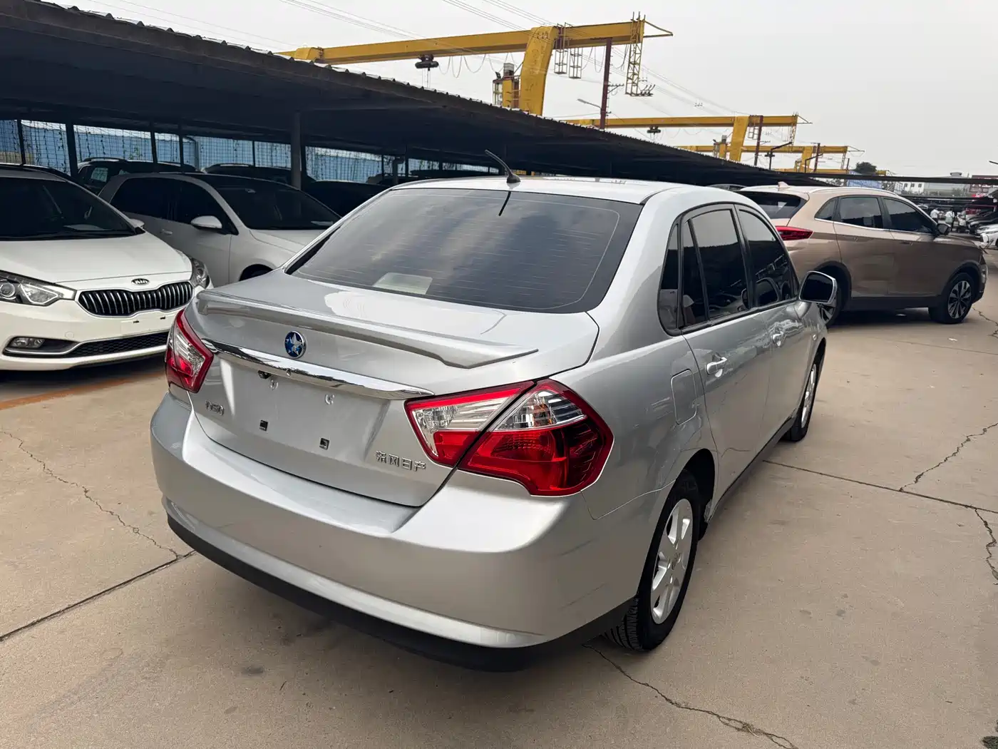 Venucia D50 2013 2013 1.6L Auto Luxury