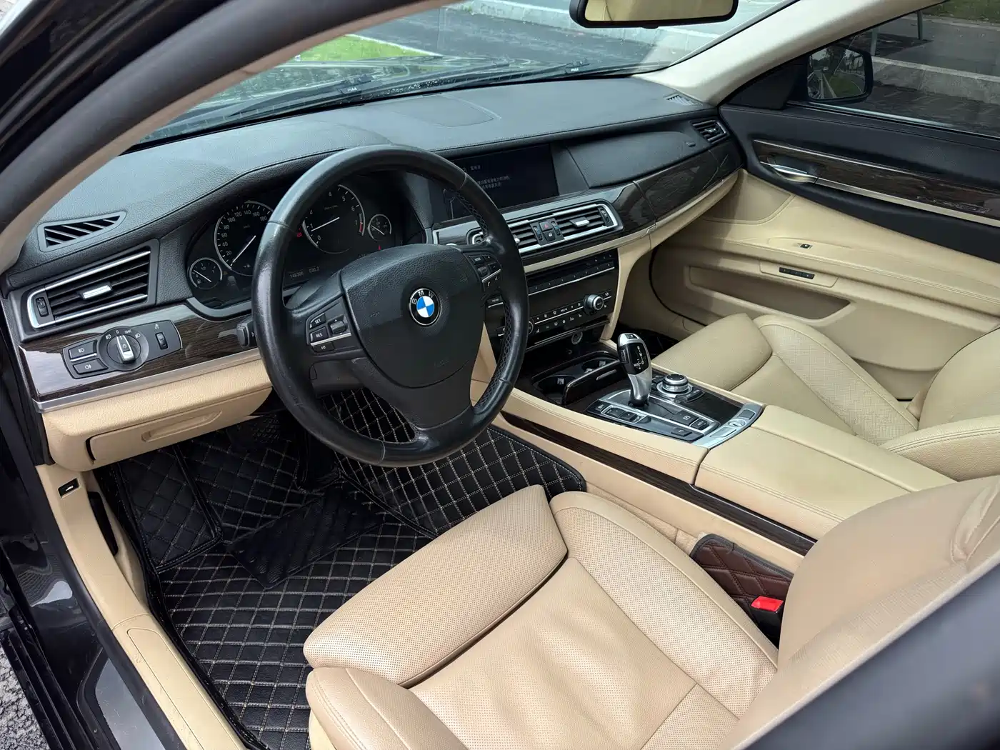 BMW 7 Series 2011 730Li Elegance фото 3