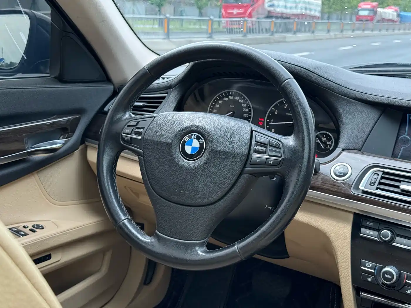 BMW 7 Series 2011 730Li Elegance фото 6