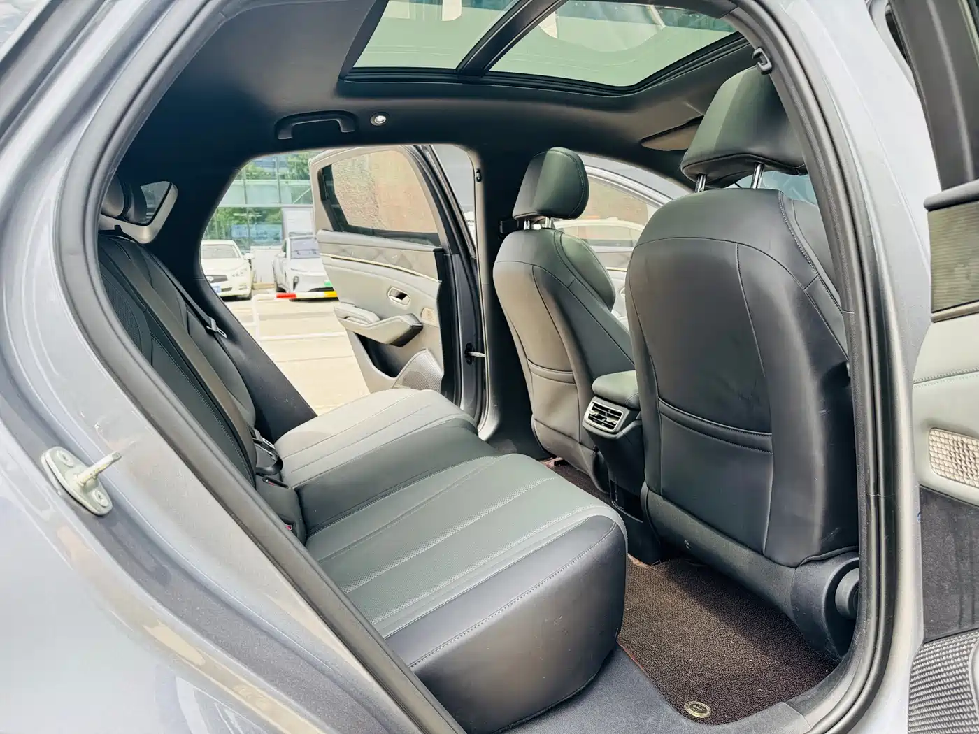 BYD Qin L 2024 DM-i 120KM Leading фото 8