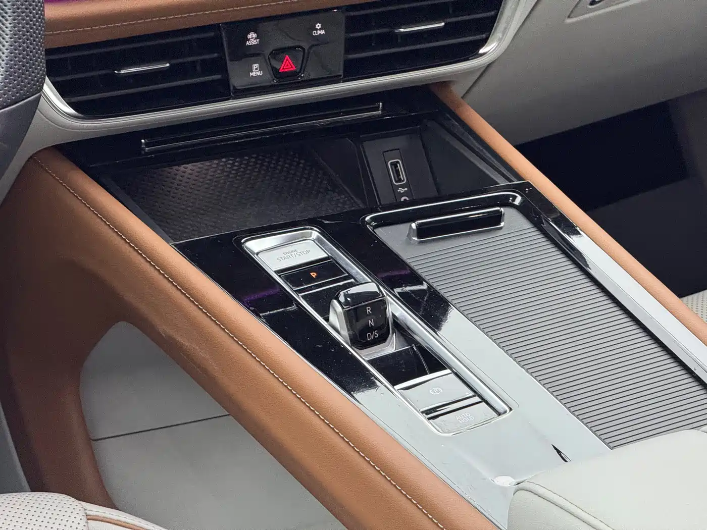 Volkswagen Teramont 2022 330TSI 2WD Premium Luxury фото 10