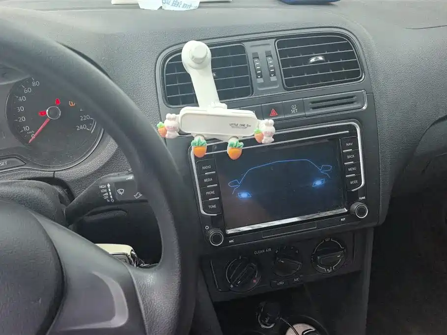 Volkswagen Polo 2018 1.5L Auto Safe Drive фото 13