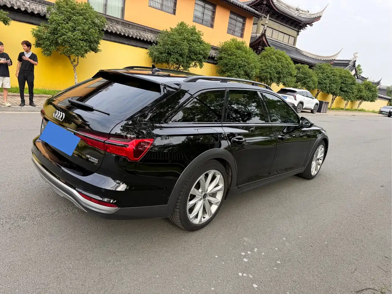 Audi A6 (Import) 2023 2023 Model allroad quattro 55 TFSI Premium Off-road Version