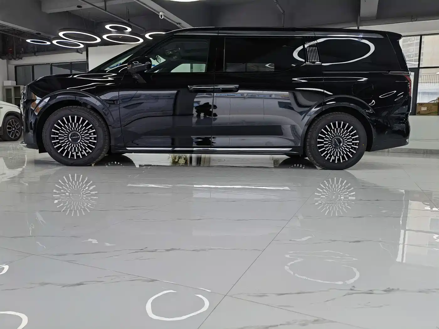 ZEEKR EXTREME KRYPTON 009