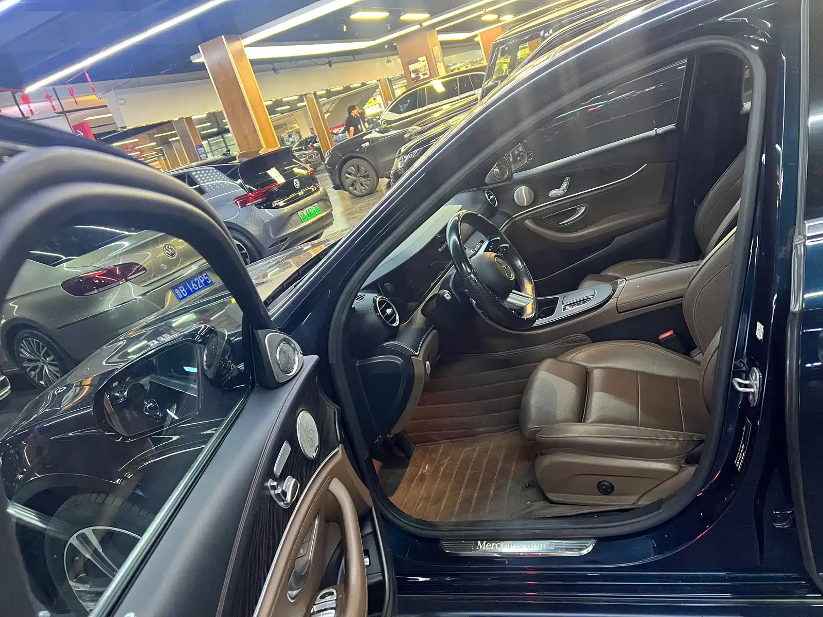 Фото 7 - Mercedes-Benz E-Class