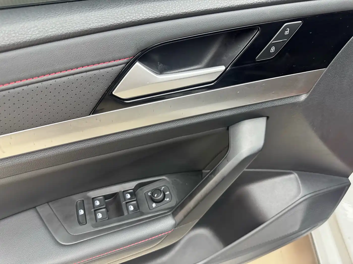 Volkswagen Lavida 2024 Model 300TSI DSG Starlight Full Comfort Edition фото 11