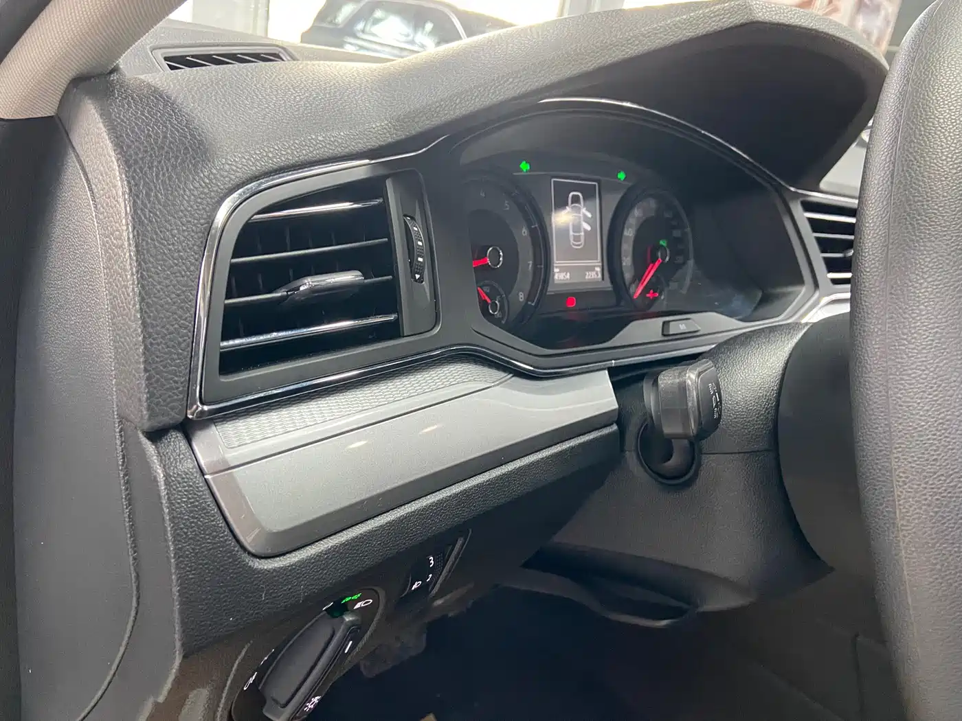 Volkswagen Lamando 2019 230TSI DSG Vision Edition China V фото 15