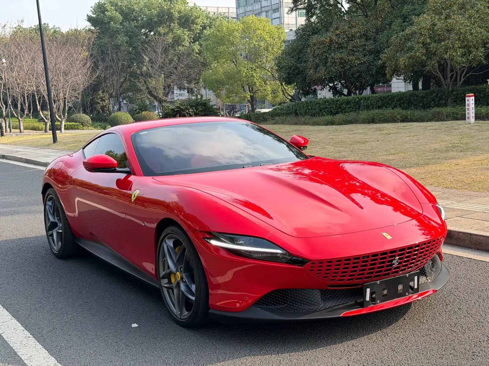 Photo 2 - Ferrari Roma