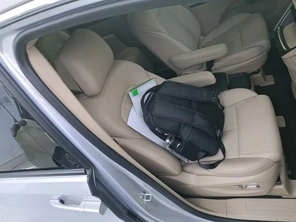 Buick GL8 New Energy 2025 Land Honor Premium Edition 7-Seater фото 25