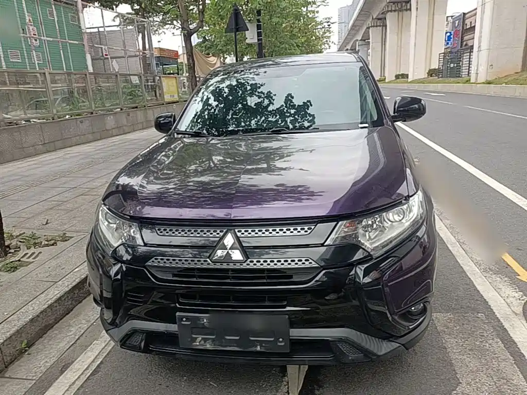 MITSUBISHI OUTLANDER