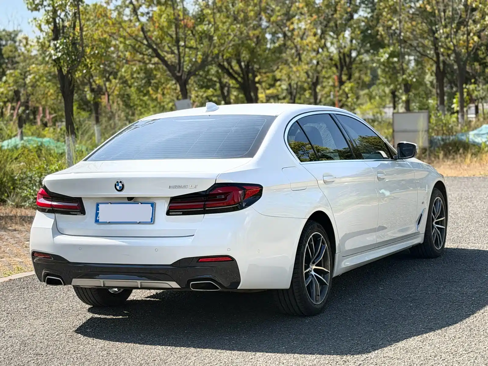 Photo 4 - BMW 5 Series