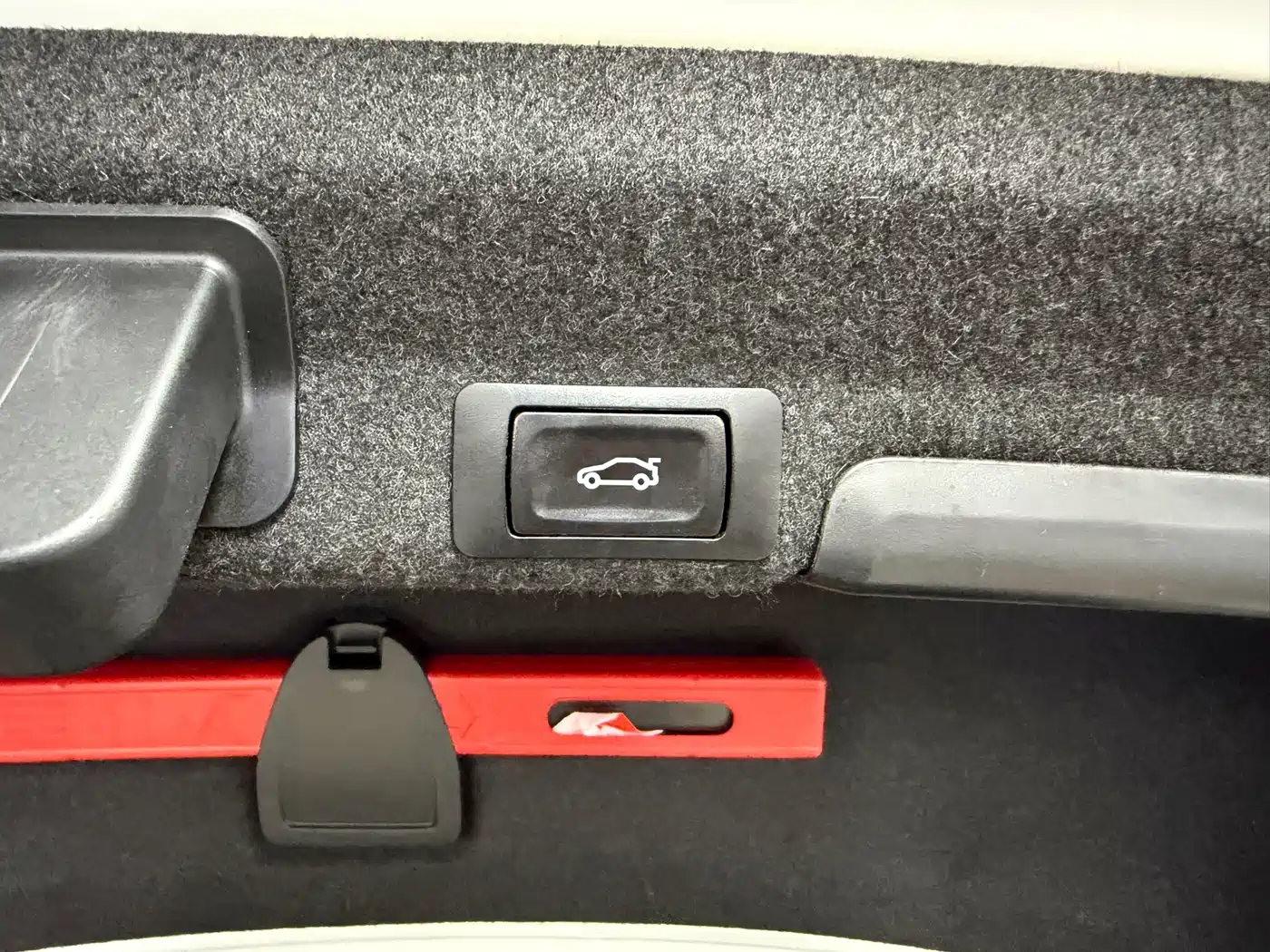 Фото 23 - Audi A4L