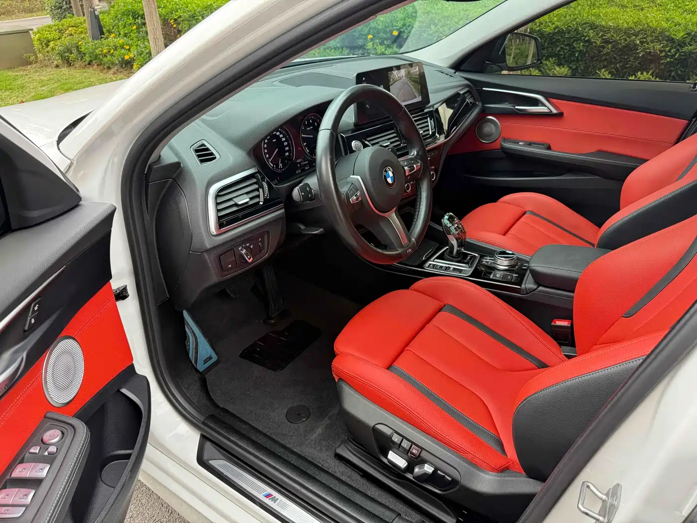 BMW 1 Series 2021 125i M Sport Black Night Edition фото 13