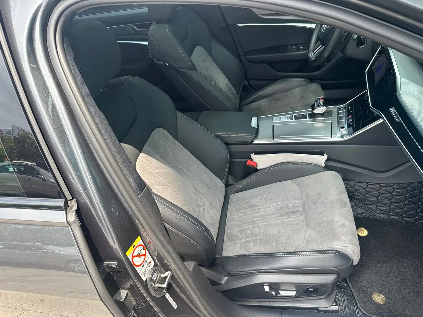 Audi A6L 2023 40 TFSI Luxury Dynamic фото 13