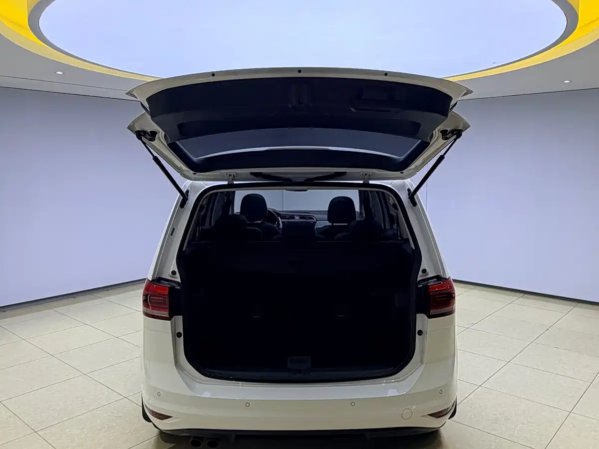 Volkswagen Touran 2023 2022 Touran L 280TSI DSG Comfort 7-seater