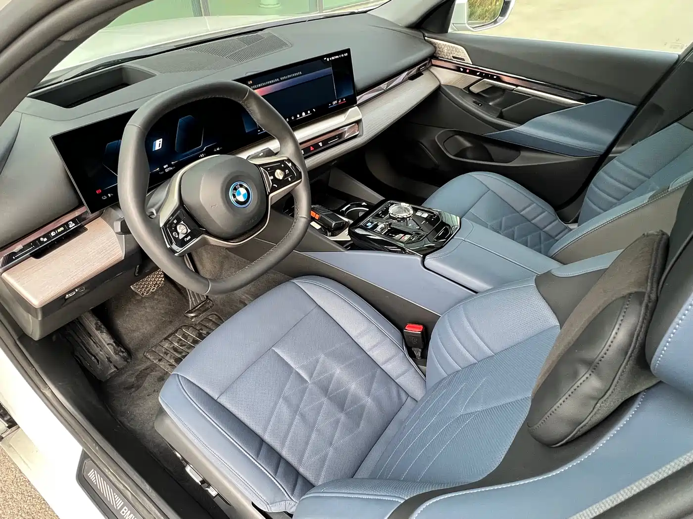 BMW I5