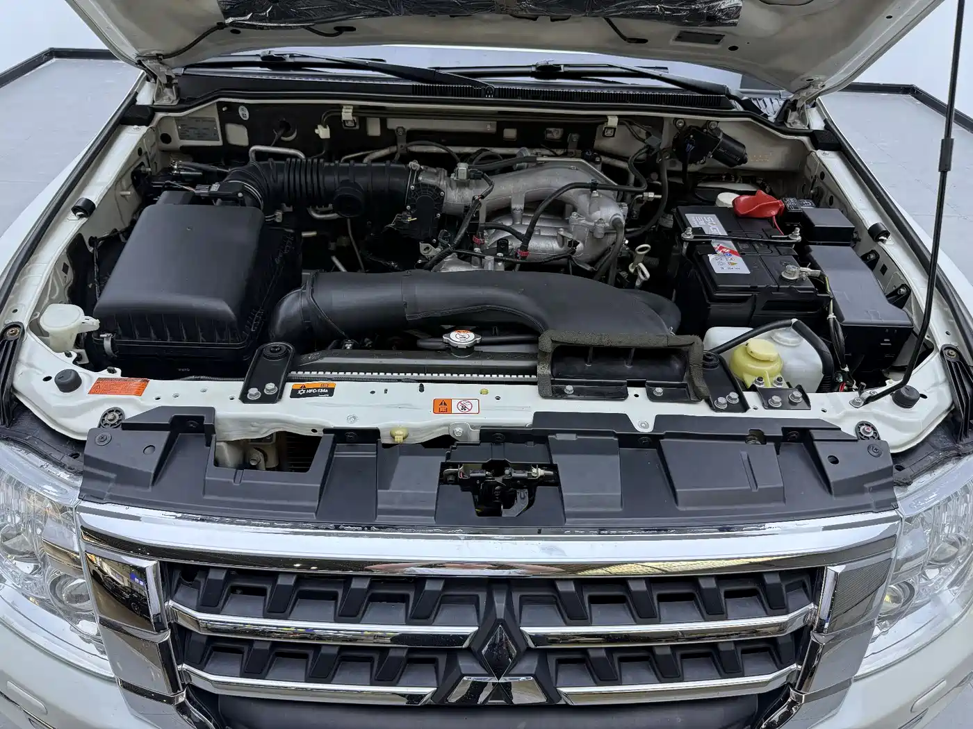 Mitsubishi Pajero (Import) 2018 3.0L Automatic Luxury Edition фото 9