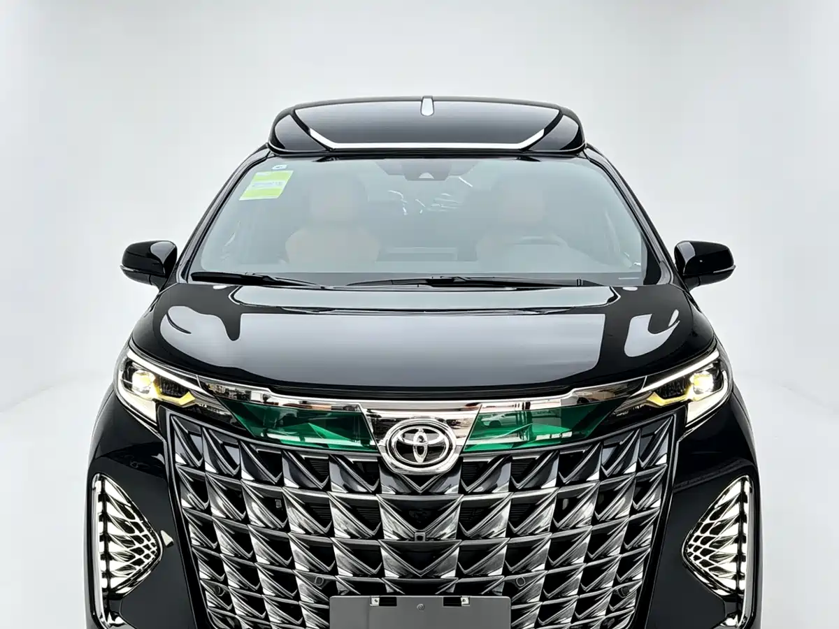 Toyota Granvia 2026 Model 2.5L Hybrid Luxury Edition фото 3