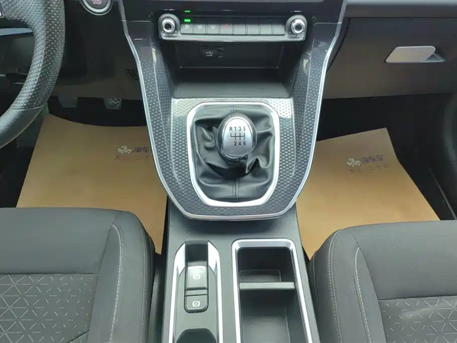 Haval M6 2021 PLUS 1.5T Manual Elite Smart Connect фото 16