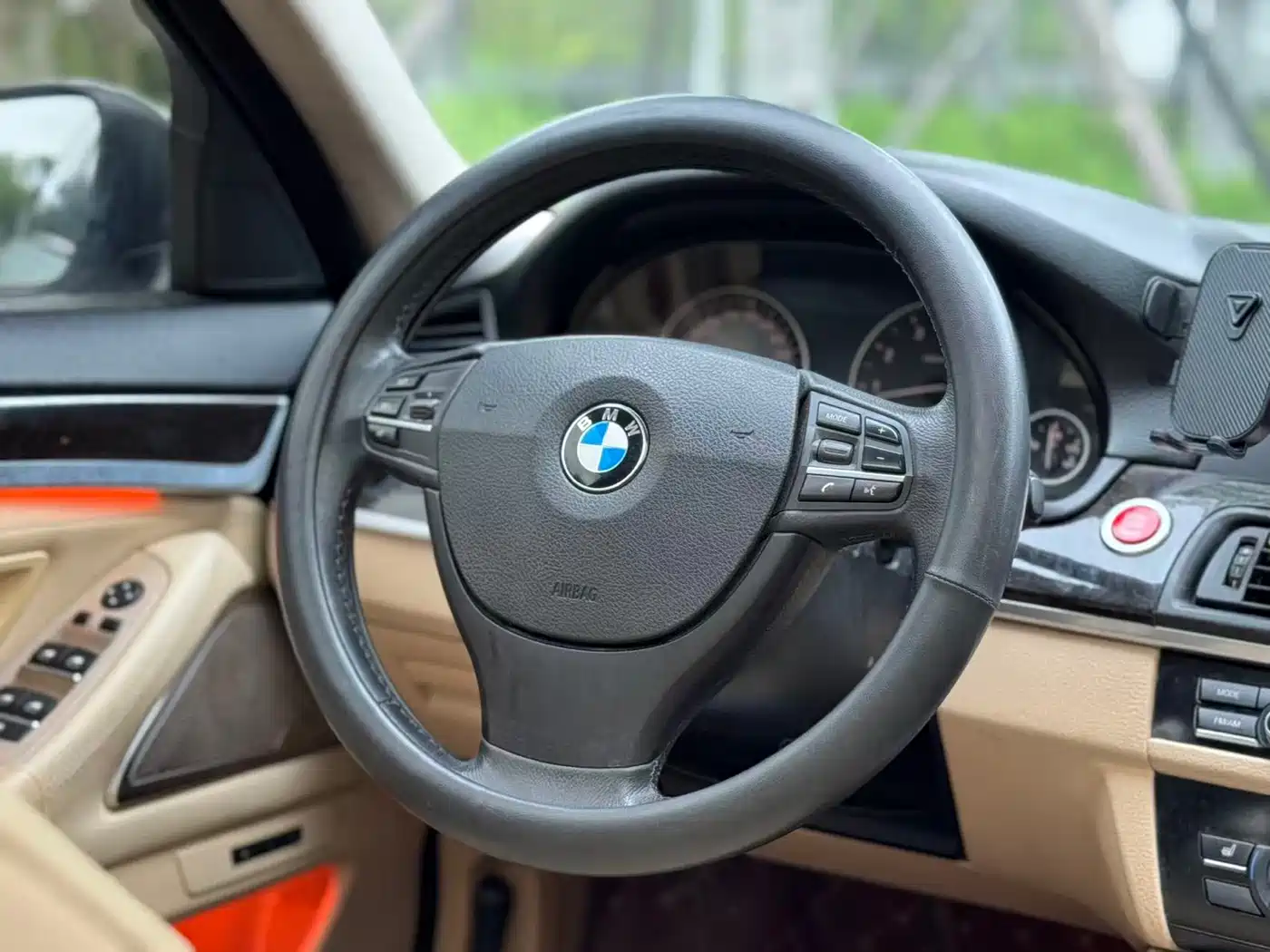 BMW 5 Series 2011 523Li Leading фото 18