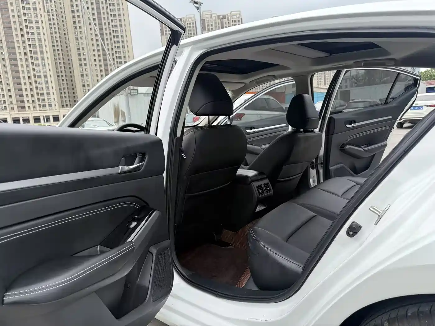 Nissan Teana 2025 2.0L XL-TLS Delight Edition фото 5