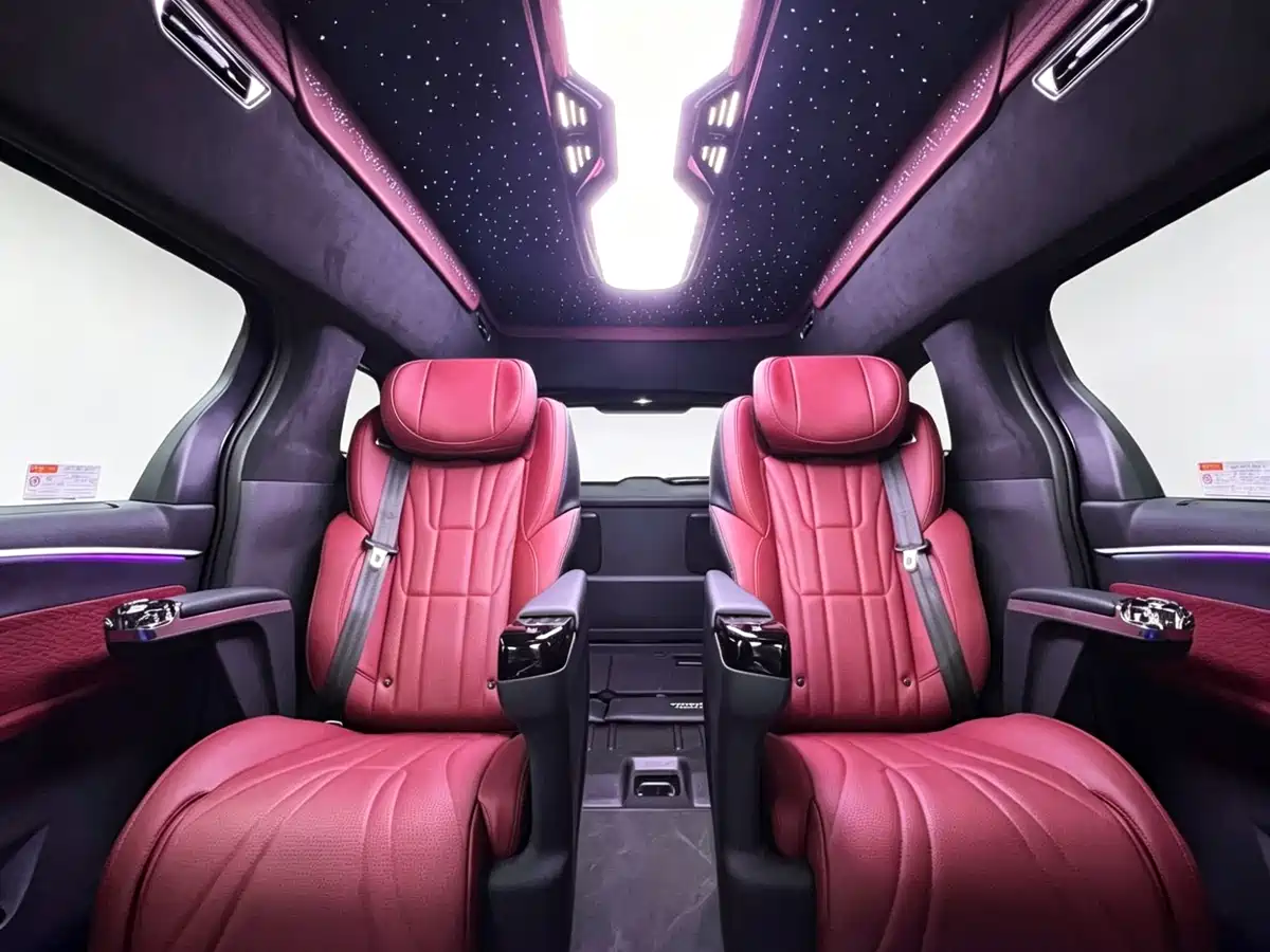 Toyota Granvia 2026 Model 2.5L Hybrid Luxury Edition фото 9