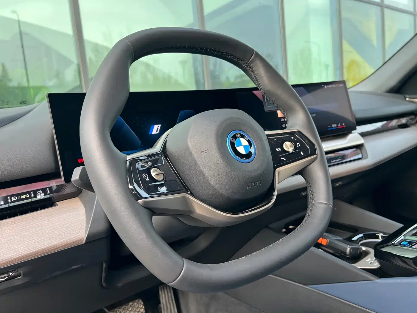 BMW I5