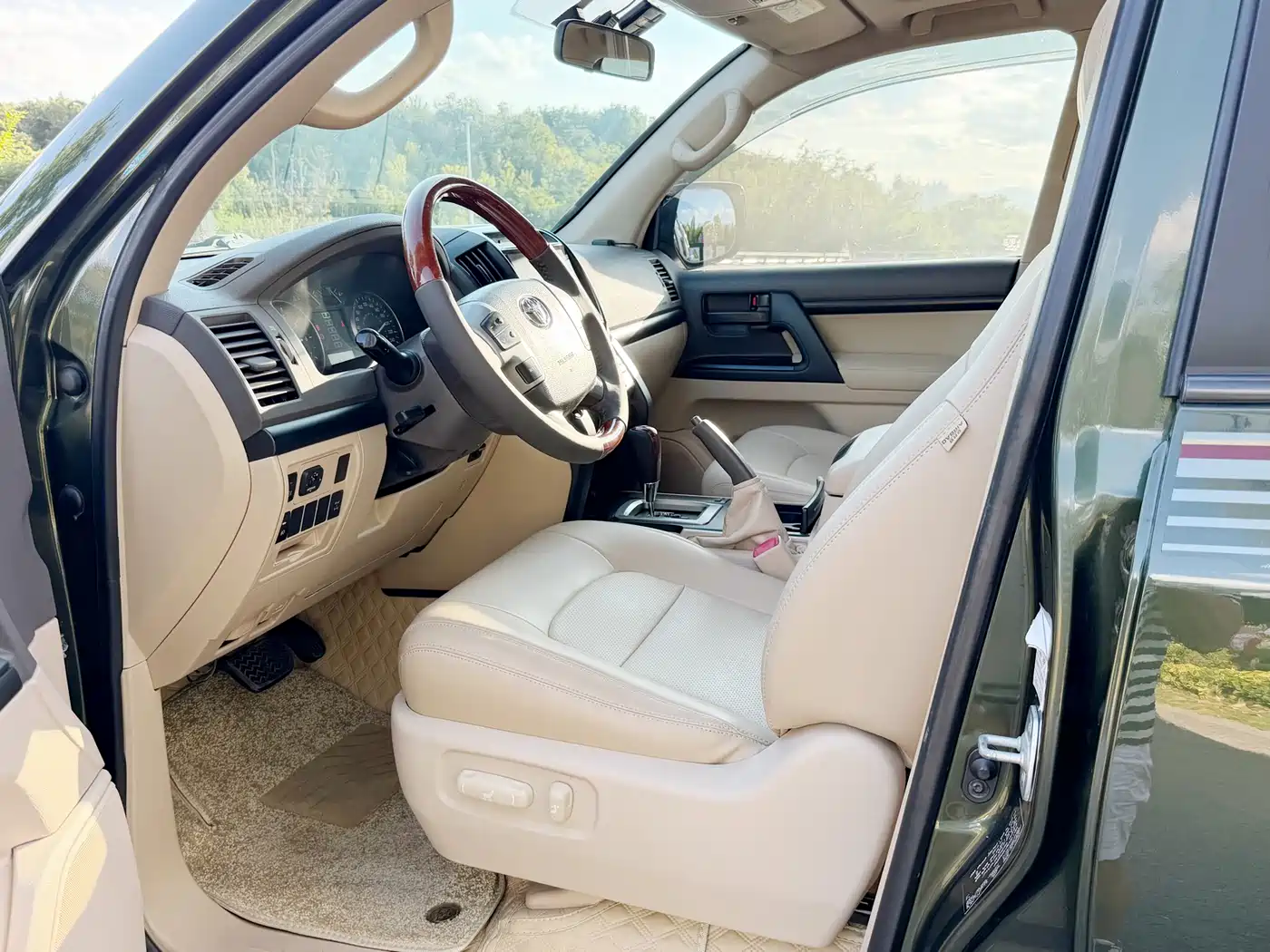 Toyota Land Cruiser (Import) 2014 2015 4.0L V6 Middle East Limited Edition