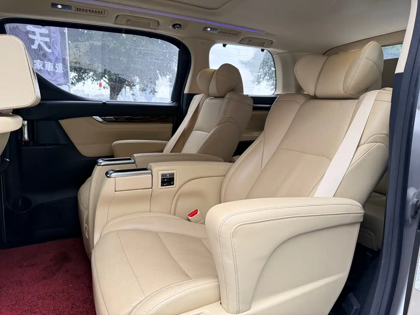 Toyota Alphard 2018 3.5L Luxury фото 12