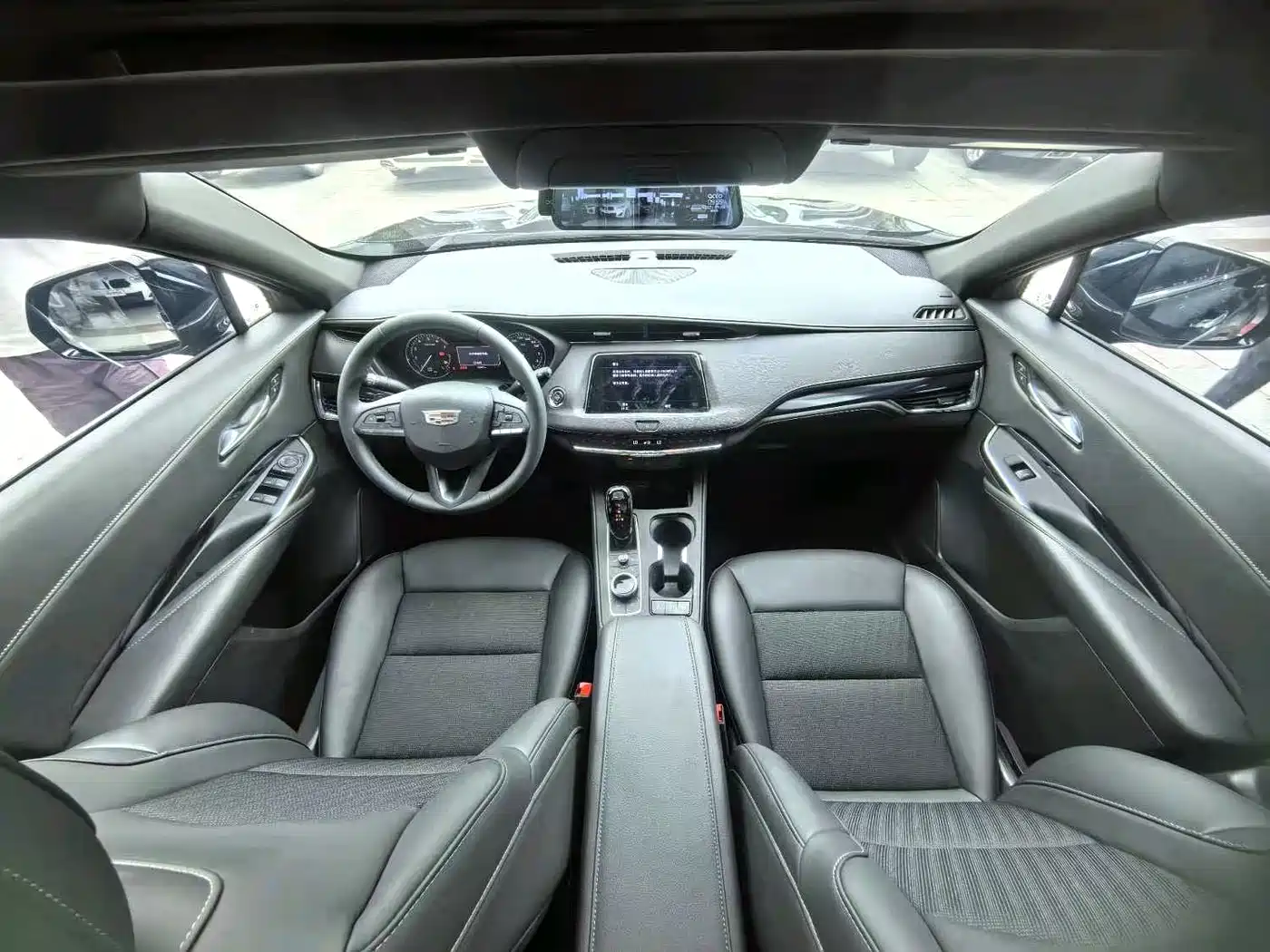 Фото 3 - Cadillac XT4