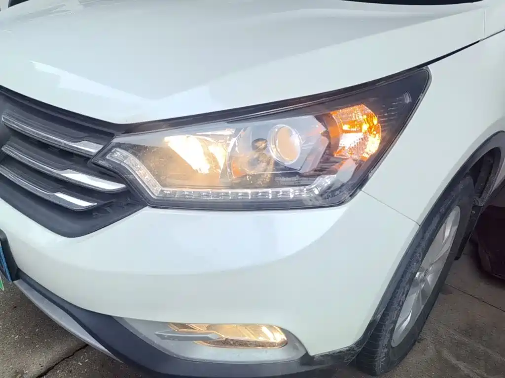 Dongfeng Aeolus Dongfeng Fengshen AX7 2015 2015 2.0L Automatic Smart Ease