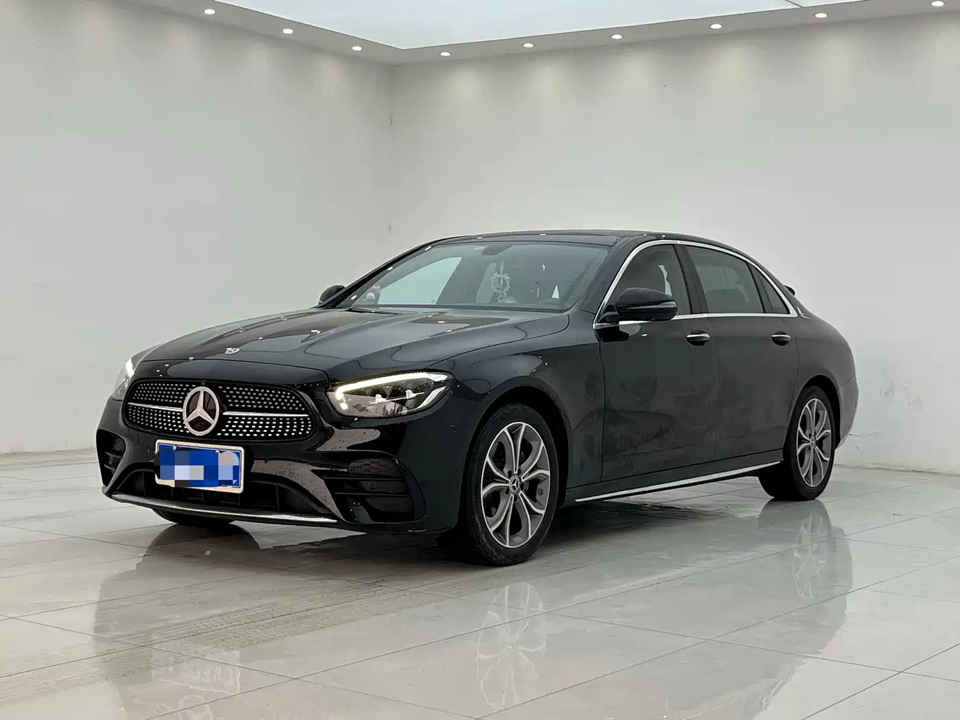 Mercedes-Benz E-Class 2023 E 300 L Sport Luxury фото 3