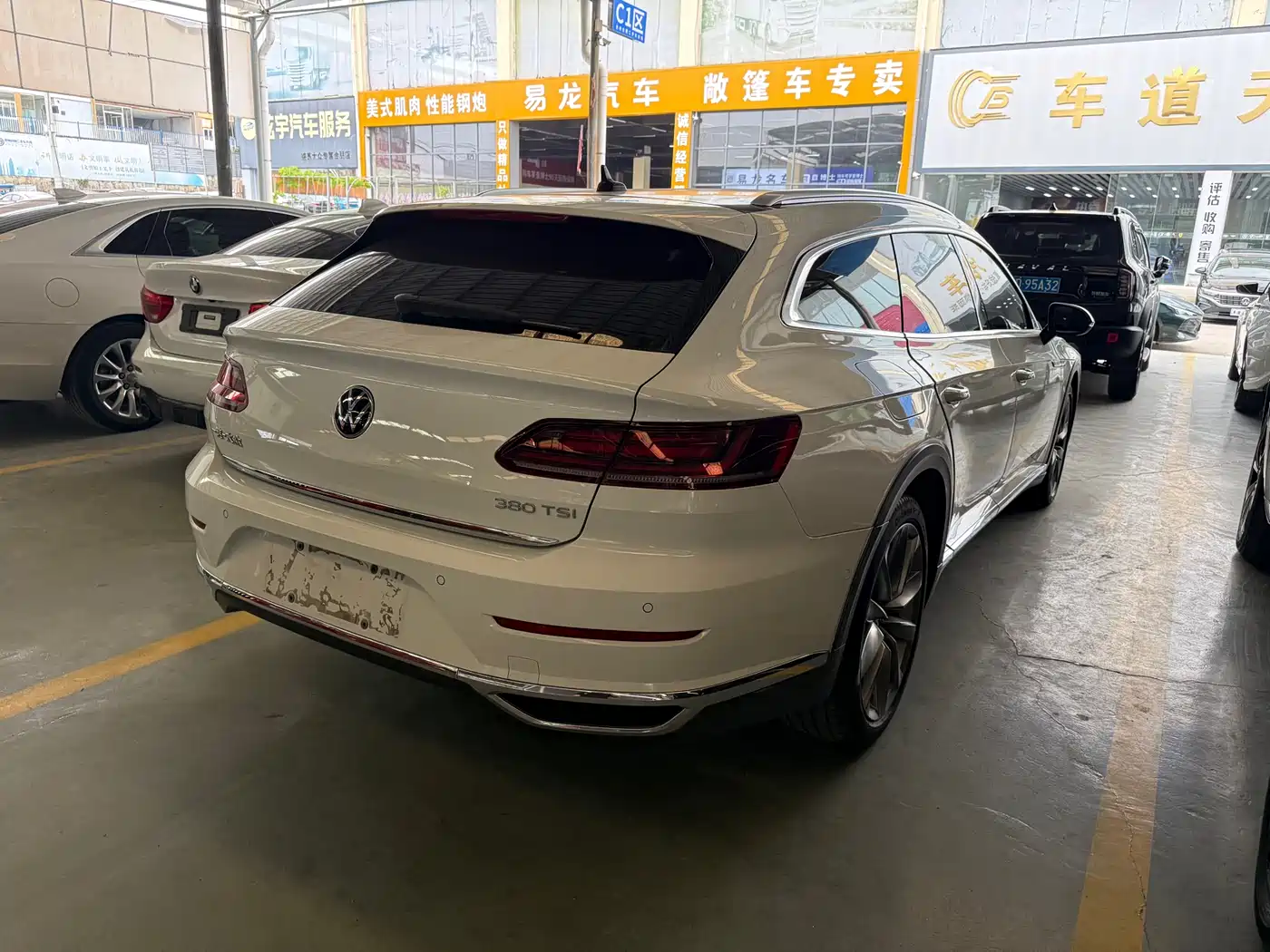 Volkswagen FAW-Volkswagen CC 2021 Model Shooting Brake 380TSI Hunting Wind Edition фото 6