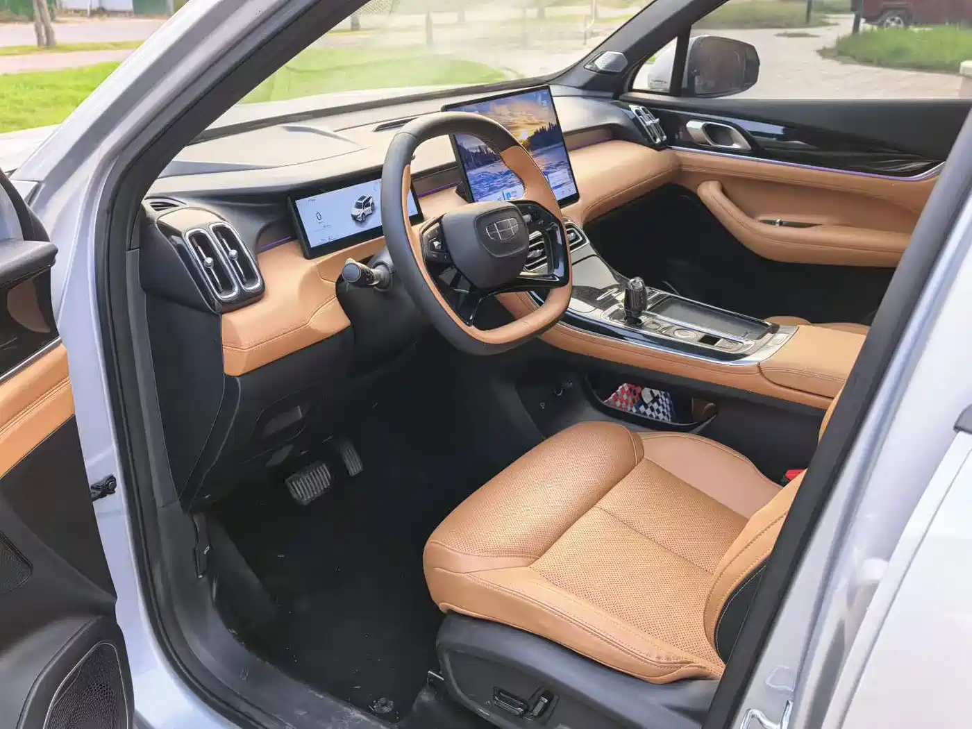 صورة 4 - Geely Atlas L