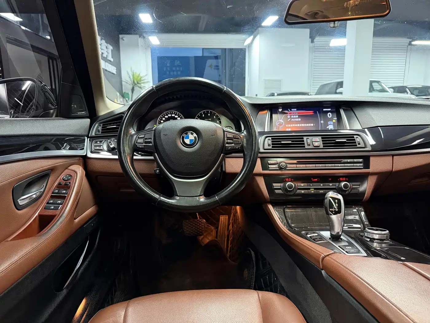 BMW 5 Series 2014 520Li Elegance фото 7