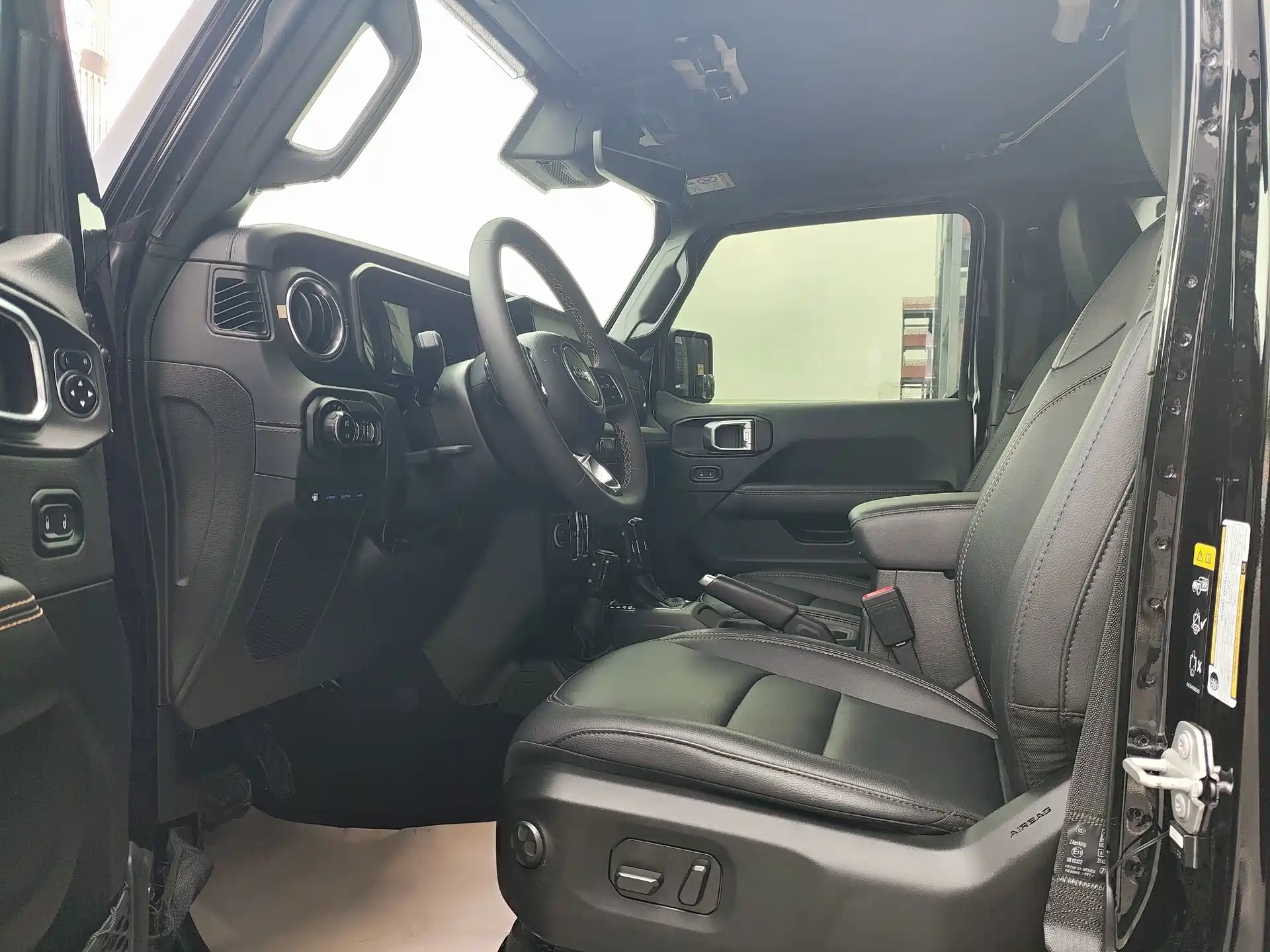 Photo 5 - Jeep Wrangler 4xe