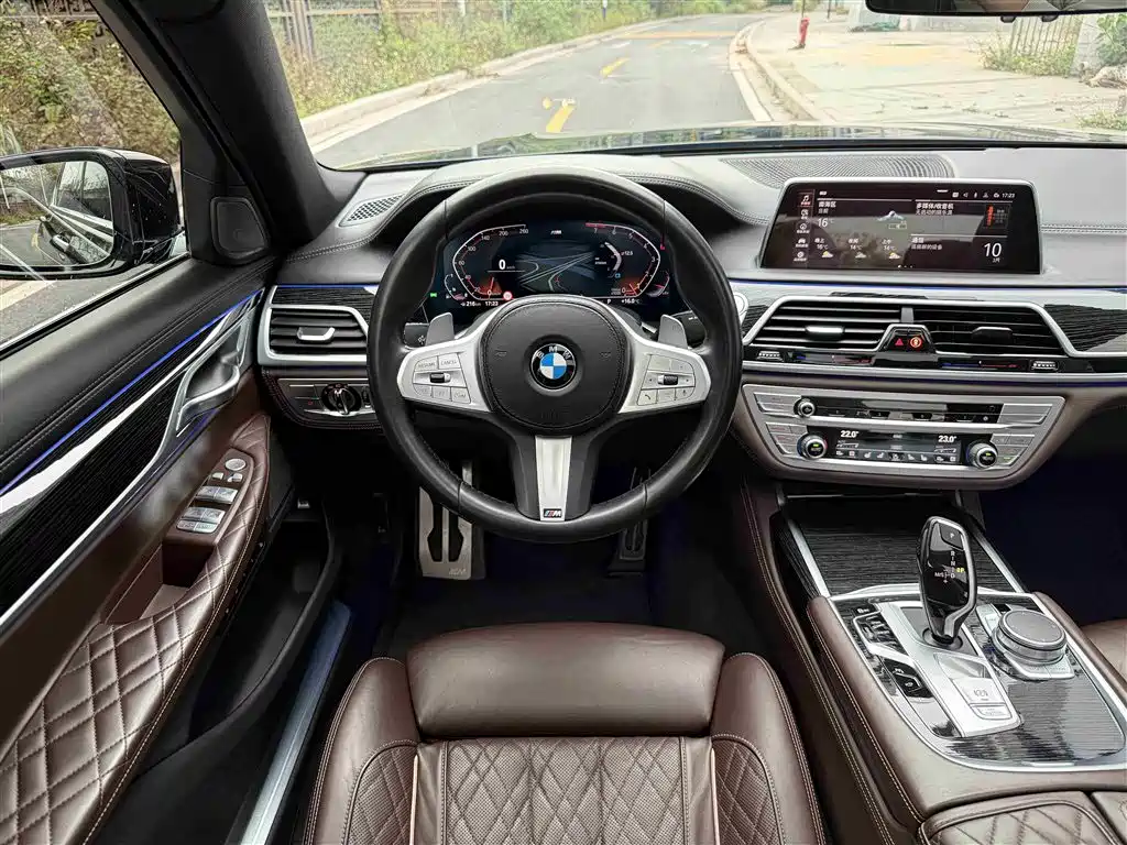 BMW 7 SERIES