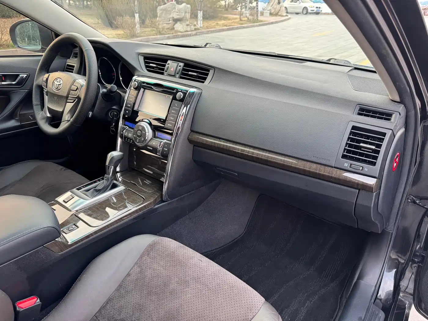 Toyota Reiz 2013 2.5V Premium Edition фото 19